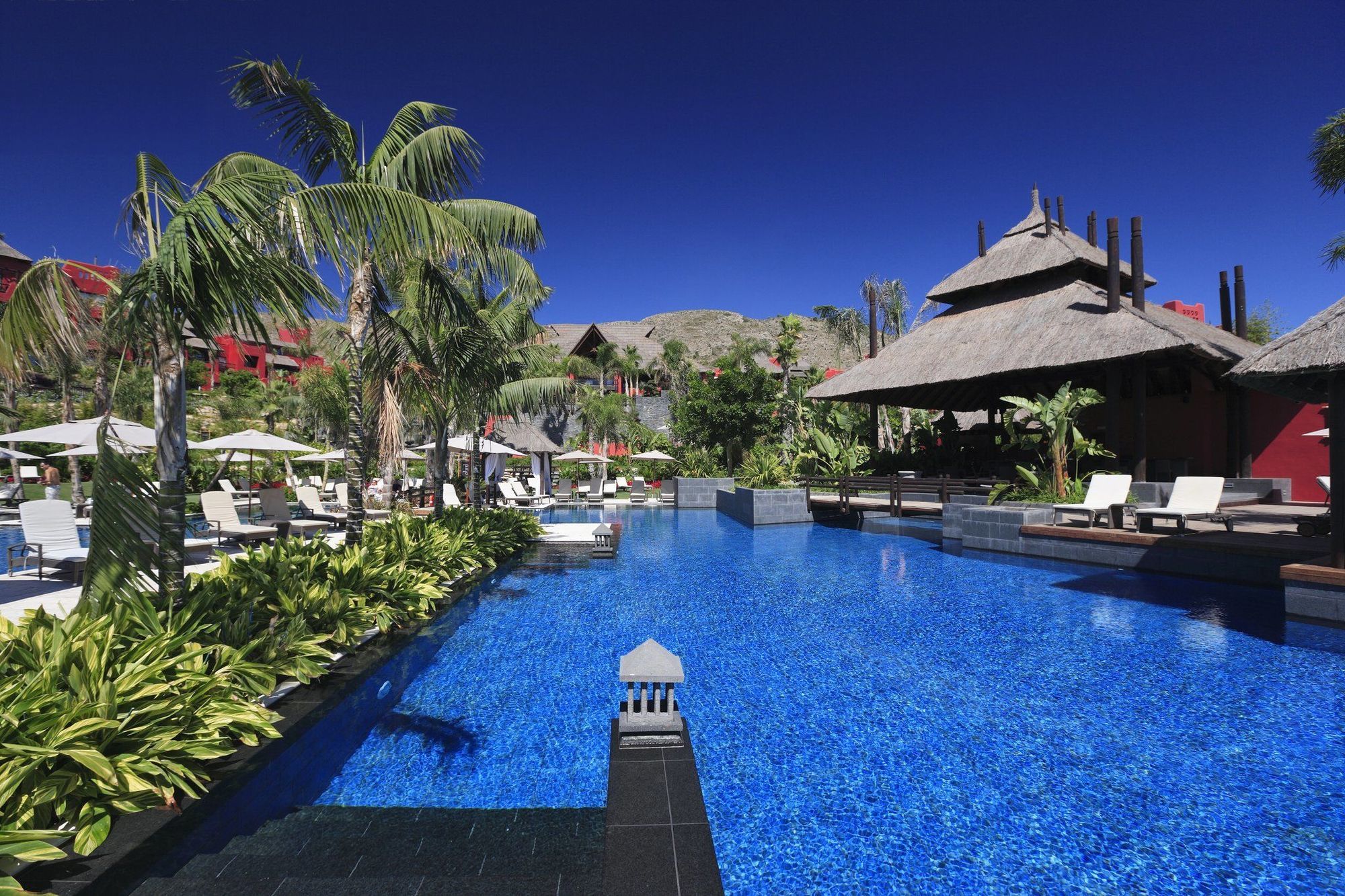 Asia Gardens Hotel & Thai Spa, A Royal Hideaway Hotel Finestrat Facilidades foto The pool at the Royal Thai Suite