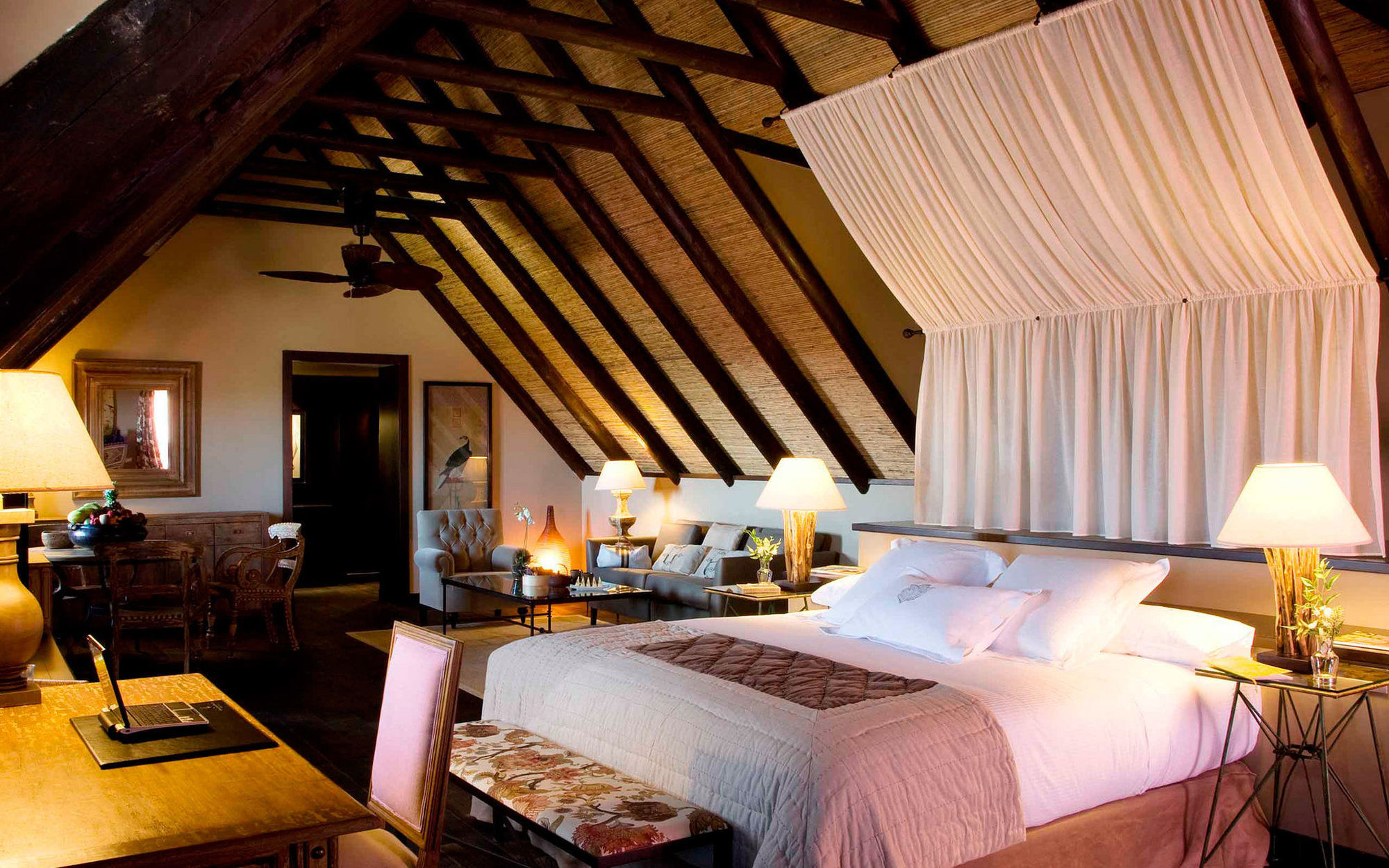 Asia Gardens Hotel & Thai Spa, A Royal Hideaway Hotel Finestrat Quarto foto Suite at the Hotel Hacienda Uxmal
