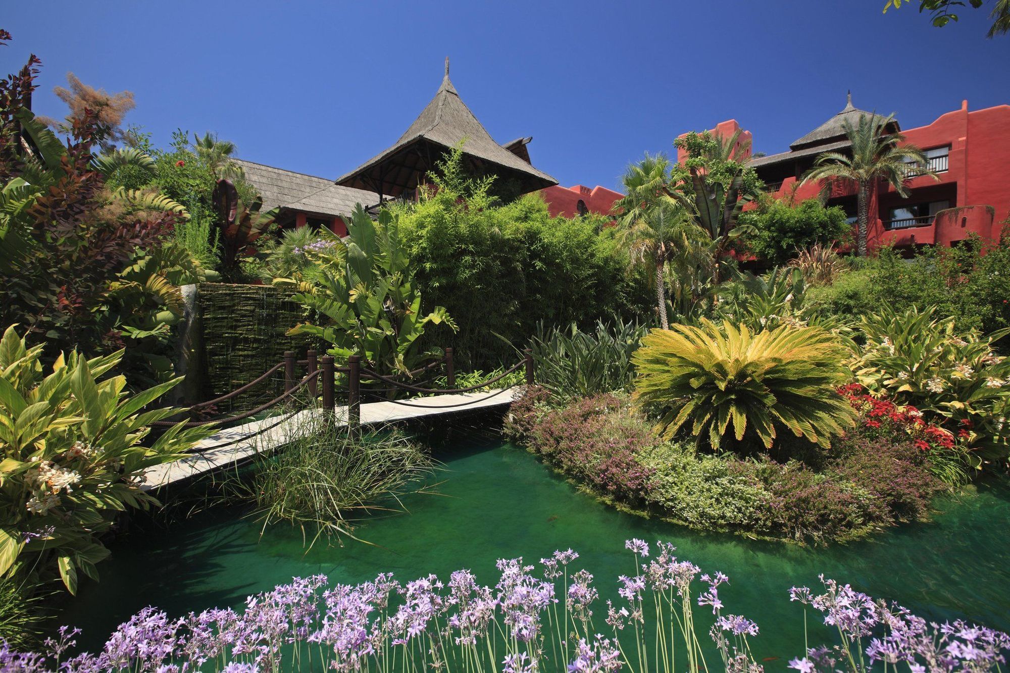 Asia Gardens Hotel & Thai Spa, A Royal Hideaway Hotel Finestrat Exterior foto The resort's gardens