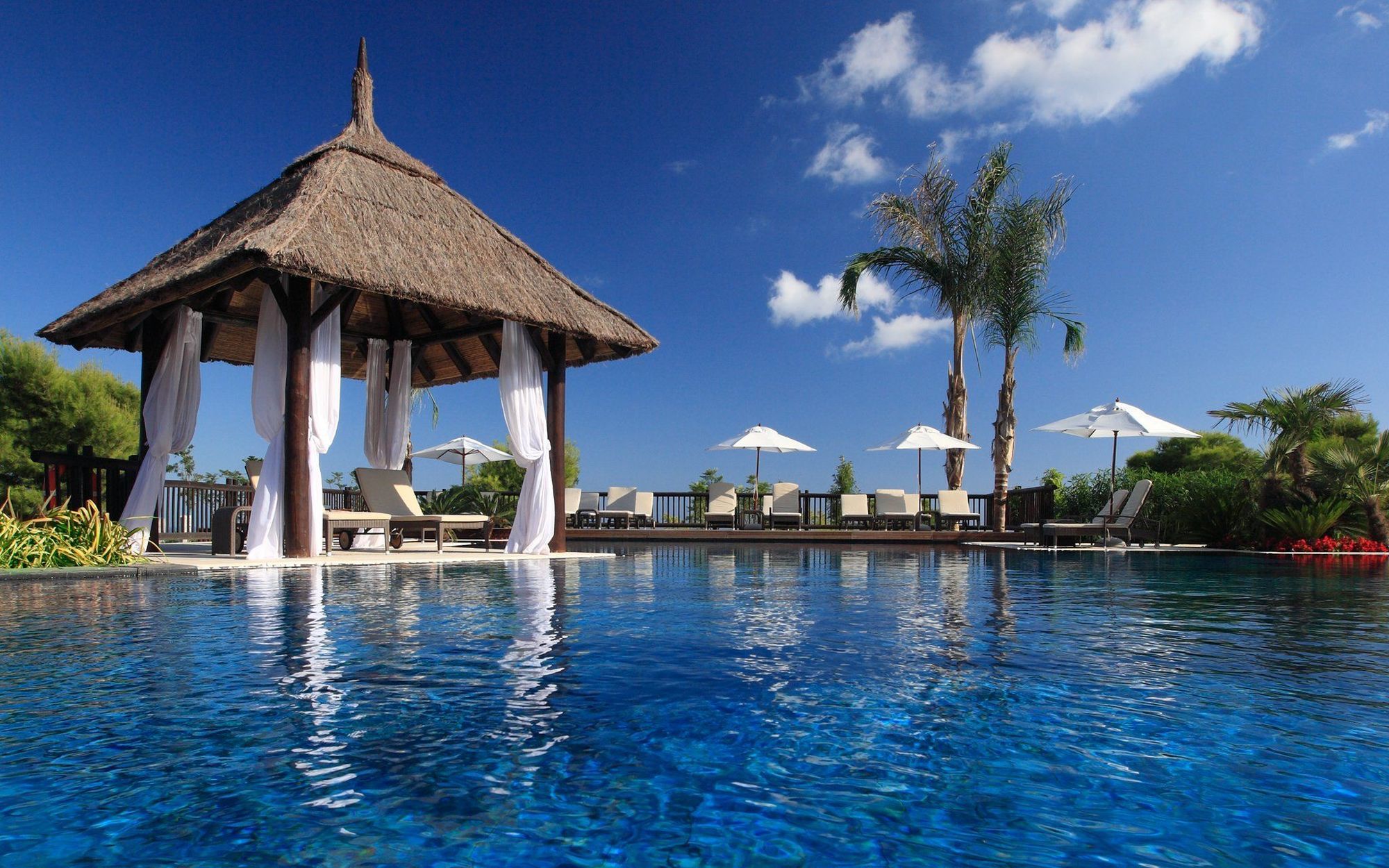 Asia Gardens Hotel & Thai Spa, A Royal Hideaway Hotel Finestrat Facilidades foto The swimming pool at the resort