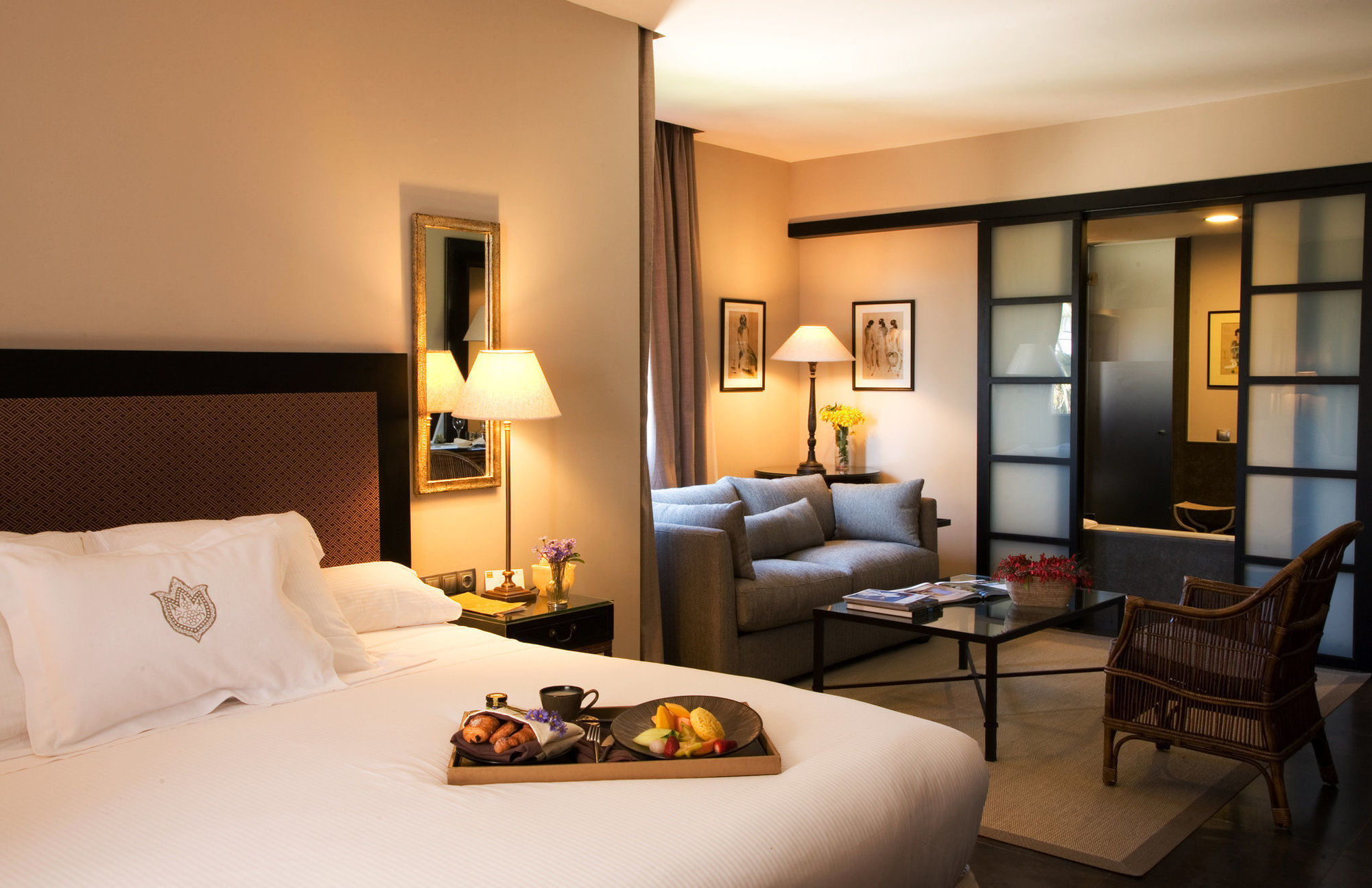 Asia Gardens Hotel & Thai Spa, A Royal Hideaway Hotel Finestrat Quarto foto A room at the hotel