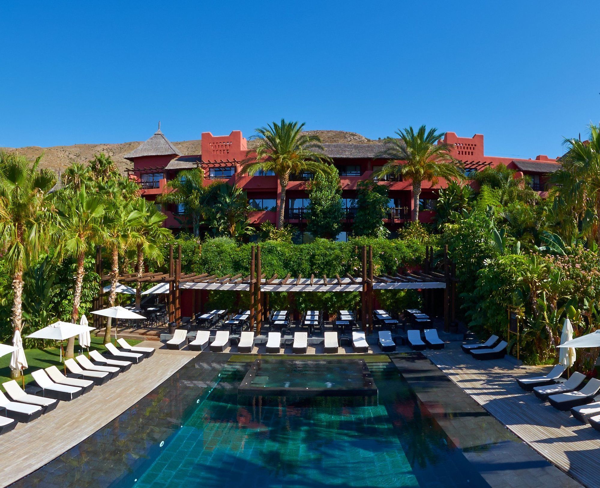 Asia Gardens Hotel & Thai Spa, A Royal Hideaway Hotel Finestrat Exterior foto The swimming pool at the hotel