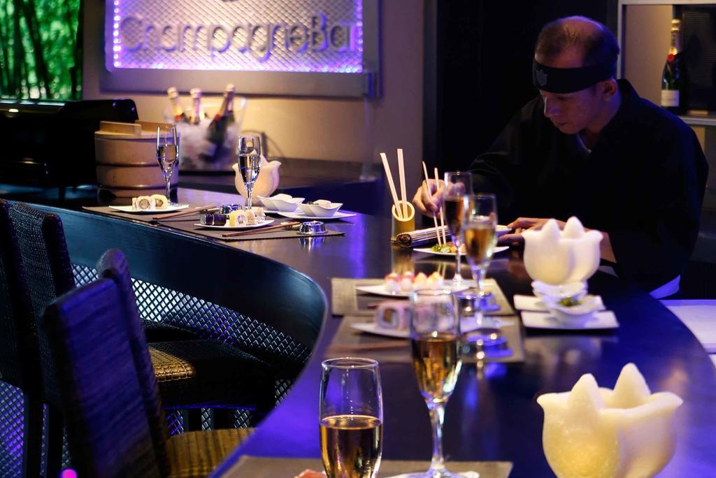 Asia Gardens Hotel & Thai Spa, A Royal Hideaway Hotel Finestrat Exterior foto A sushi bar in Paris